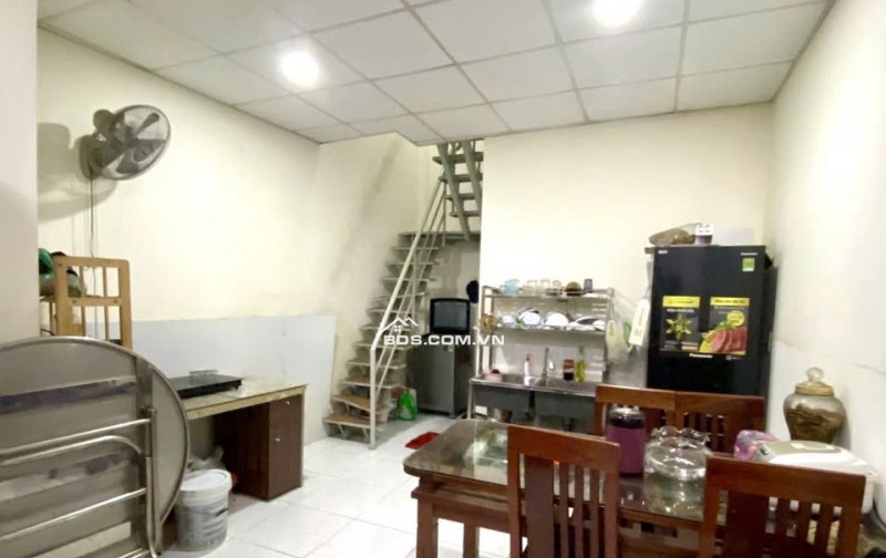 Hàng Hot: Nhà Mặt tiền 1 trệt 1 lửng, 65m2, Ô Tô Ngủ trong nhà CHỈ CÓ 4,9 tỷ. Đường Huỳnh Thị Hai, Quận 12